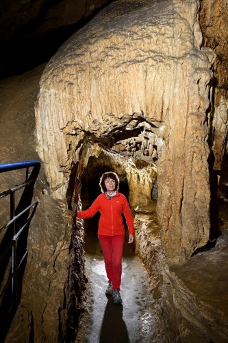 Grotte de Labouiche (Ariège) - Galerie creusée dans un ensemble concrétionné au deuxième embarcadère (SP-23-1739)